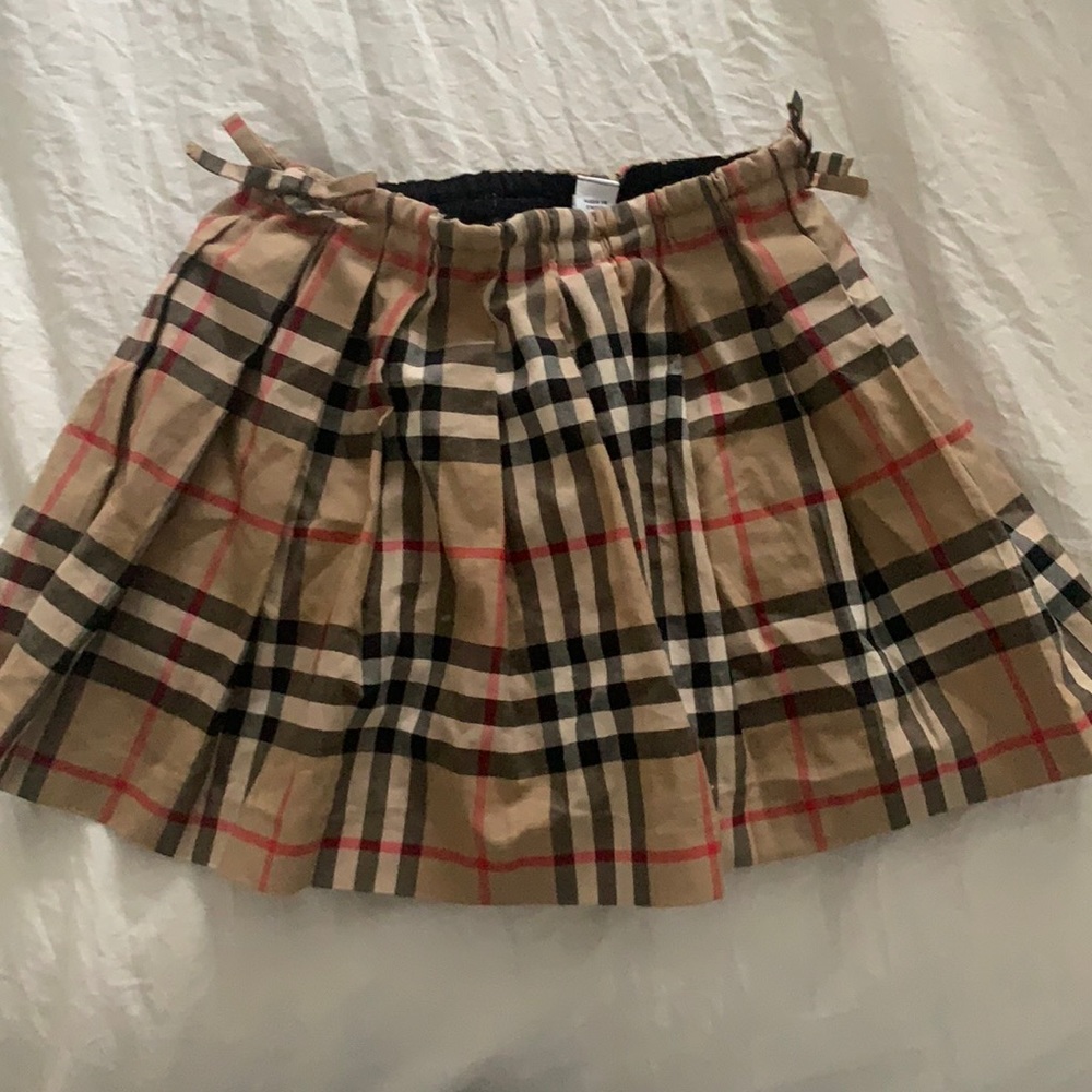 Burberry girls toddler skirt 18M NWT
